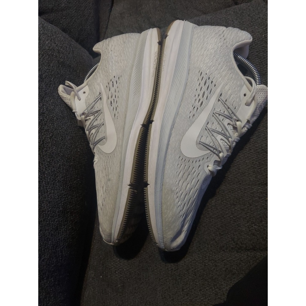 Nike  Zoom Winflo 5 String Running Sneaker White sz 10 Tennis Shoe Walking - Picture 8 of 12